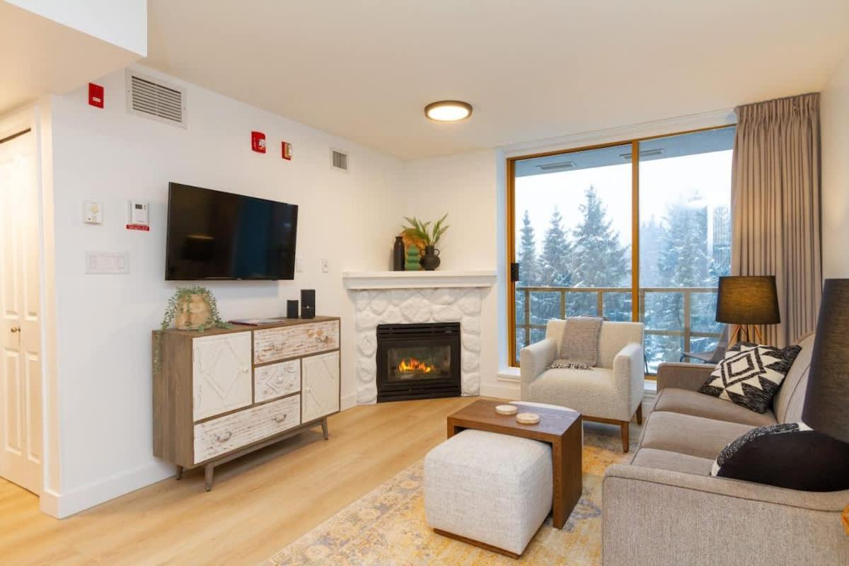 Renovated 1Bed-1Bath In Village With Pool, Hot Tub, And Sauna Whistler Eksteriør billede