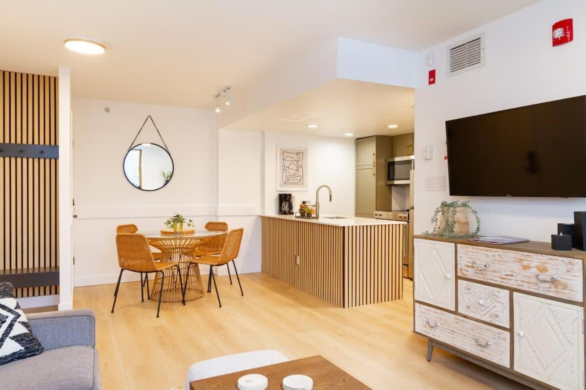 Renovated 1Bed-1Bath In Village With Pool, Hot Tub, And Sauna Whistler Eksteriør billede