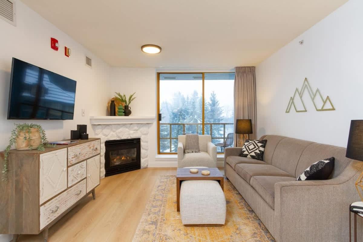 Renovated 1Bed-1Bath In Village With Pool, Hot Tub, And Sauna Whistler Eksteriør billede