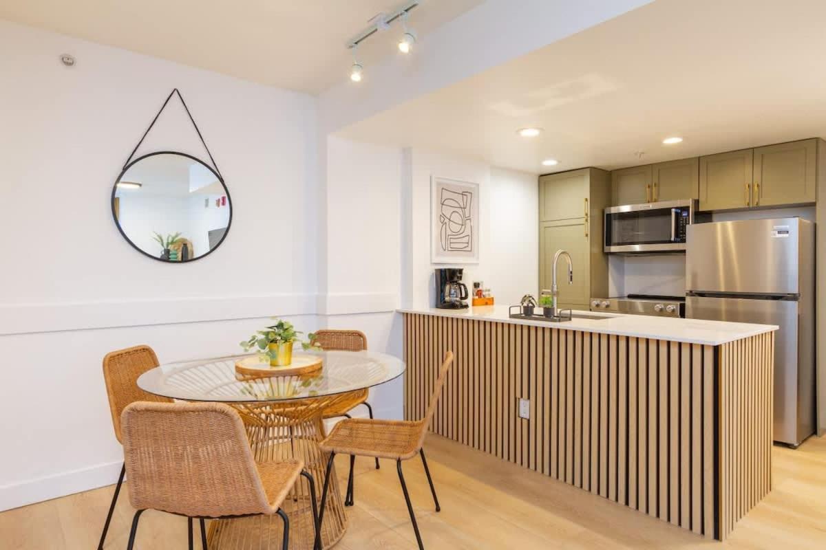 Renovated 1Bed-1Bath In Village With Pool, Hot Tub, And Sauna Whistler Eksteriør billede