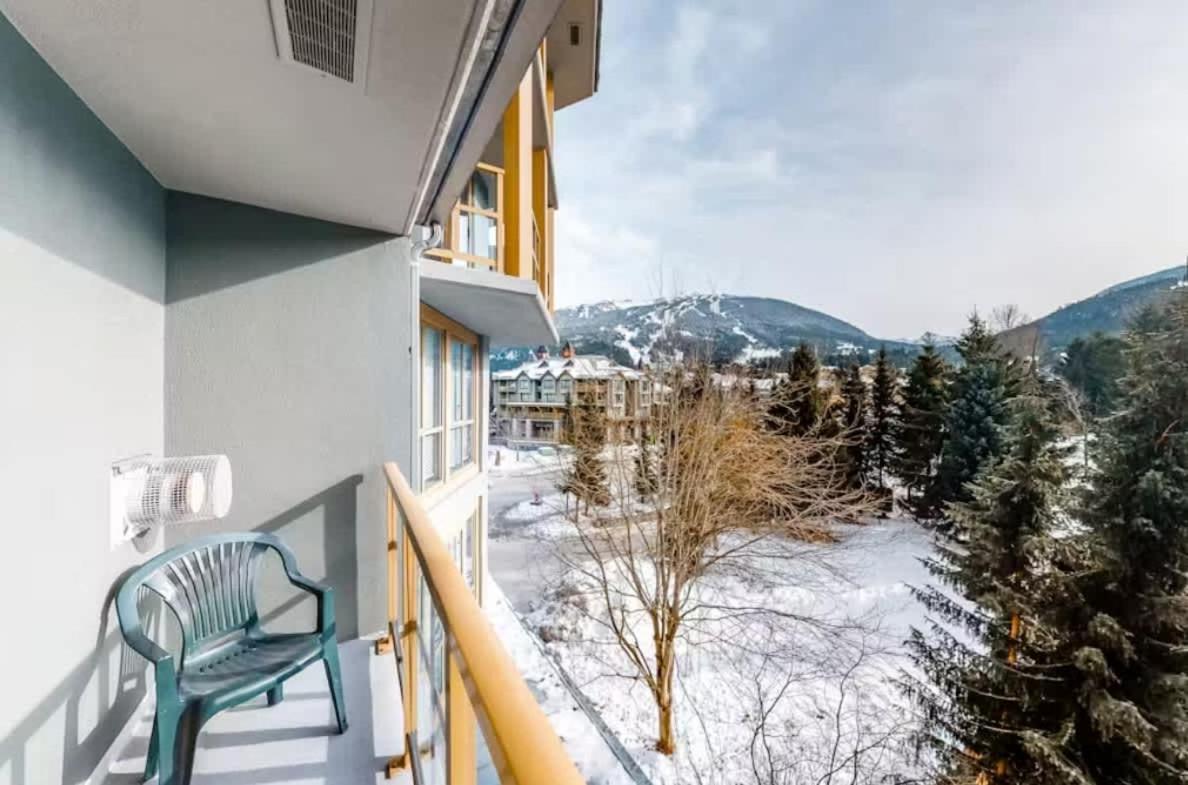 Renovated 1Bed-1Bath In Village With Pool, Hot Tub, And Sauna Whistler Eksteriør billede